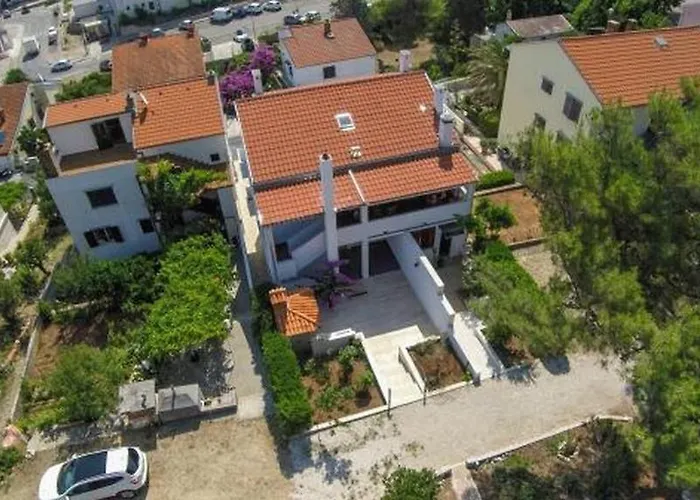 Apartment With Parking Space Losinj - 25007 *