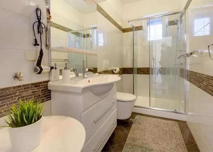 With Parking Space Losinj - 25007