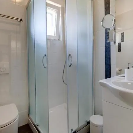 Apartament With Parking Space Losinj - 25007
