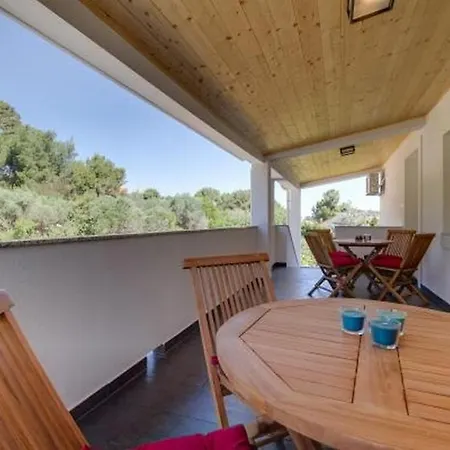 Apartament With Parking Space Losinj - 25007